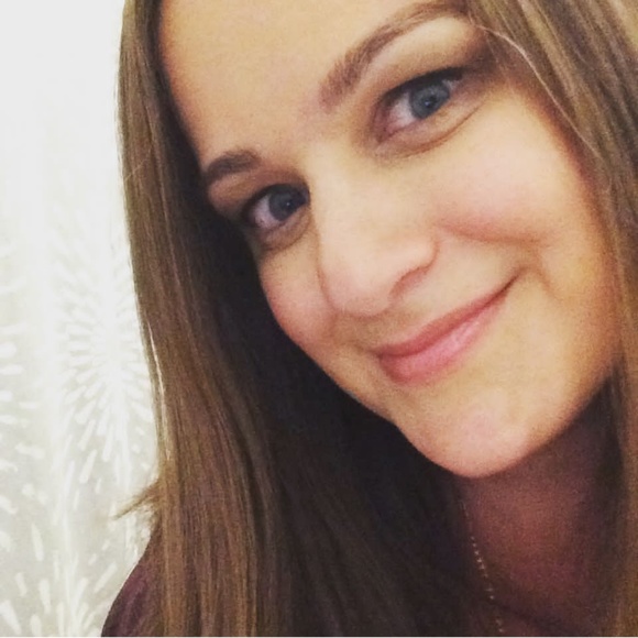 Meet your Posher, Suzanne - Picture 2 of 2